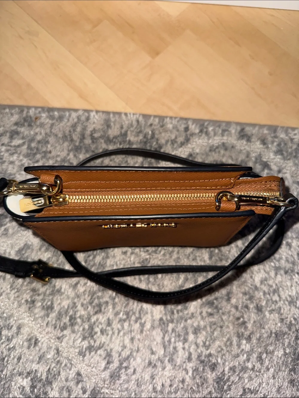 Michael Kors Selma Messenger/Crossbody, Saffiano Leather, Tricolor design